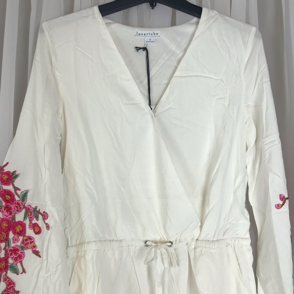 NWT Floral Long Bell Sleeve Romper Sz S - Picture 2 of 6
